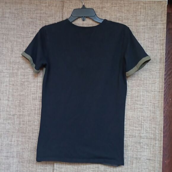 Stylish Black and Green Women's Cotton Tee Shirt - Picture 4 of 4